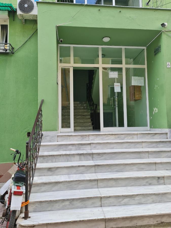 Apartment 2e Myslym Shyri